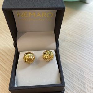 Gold earrings